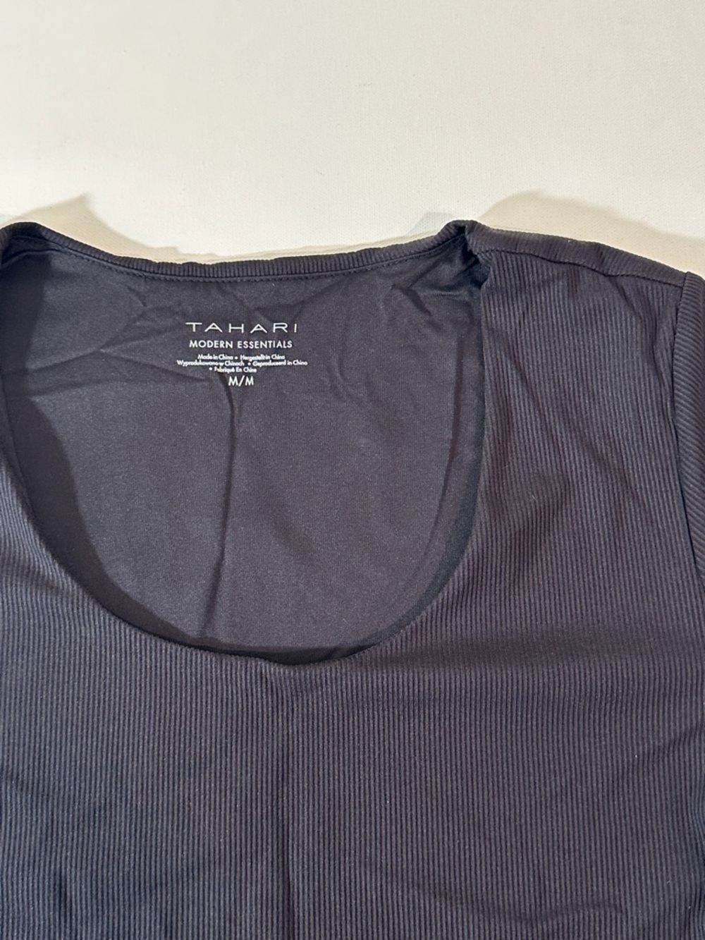 TAHARI - WOMENS - RIBBED SHORT SLEEVE SHIRT - Picture 2 of 4